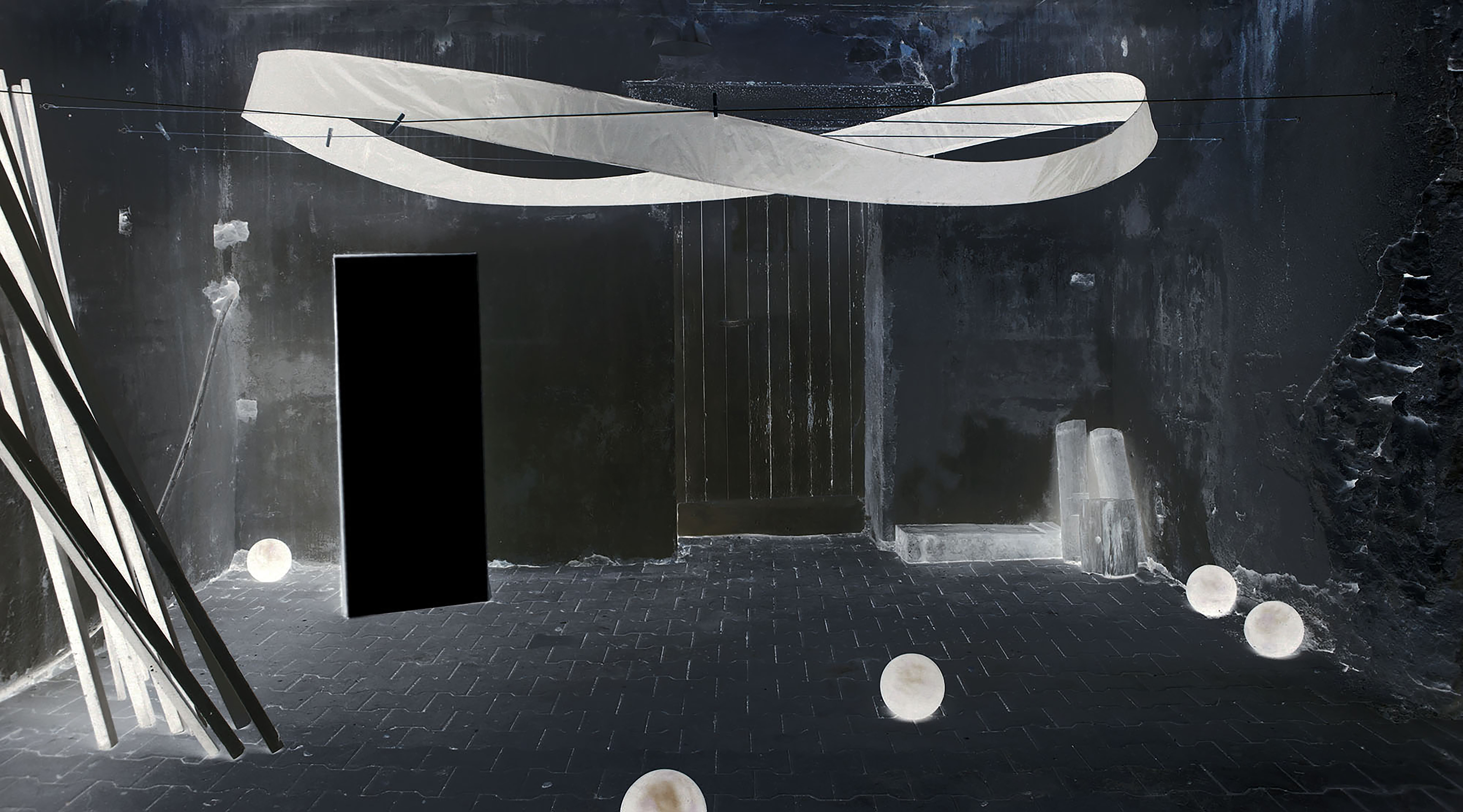 Balls, série Black Screen , 2011-2014